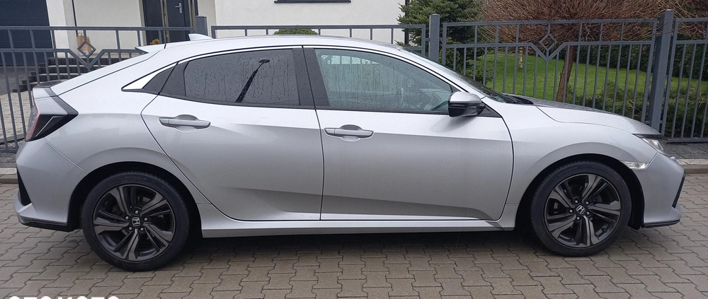 Honda Civic cena 64990 przebieg: 44400, rok produkcji 2018 z Gliwice małe 497